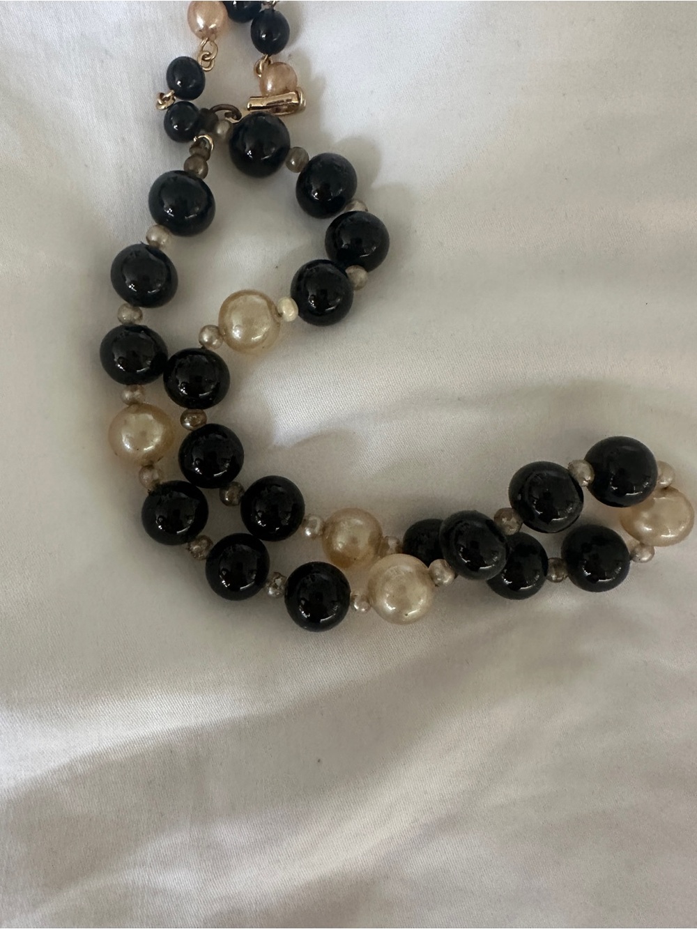 Elegant Black and Pearl Bead Necklace - Women Jewelry